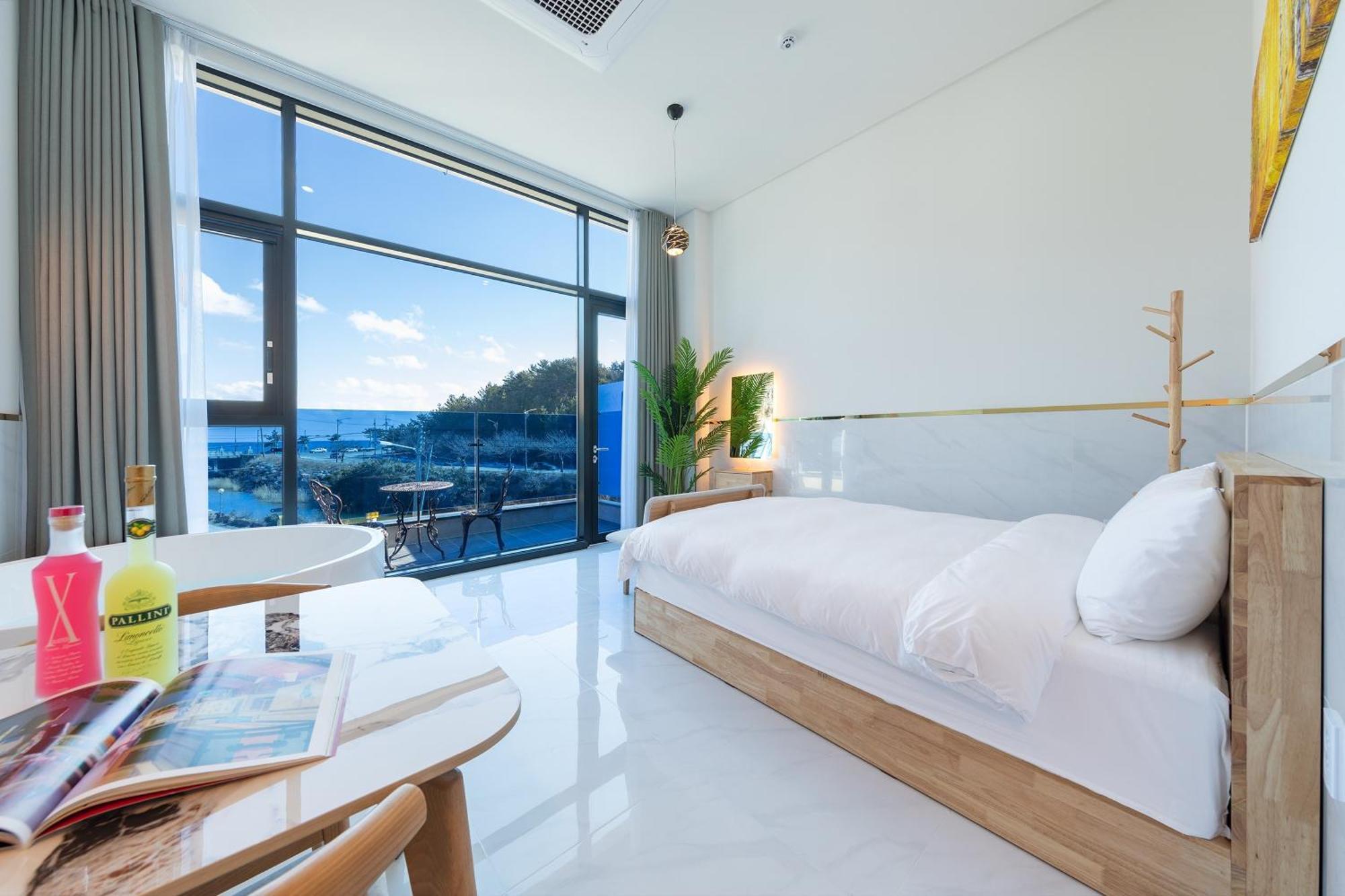 Today Gyeongpo Oceanview Pension Каннын Номер фото