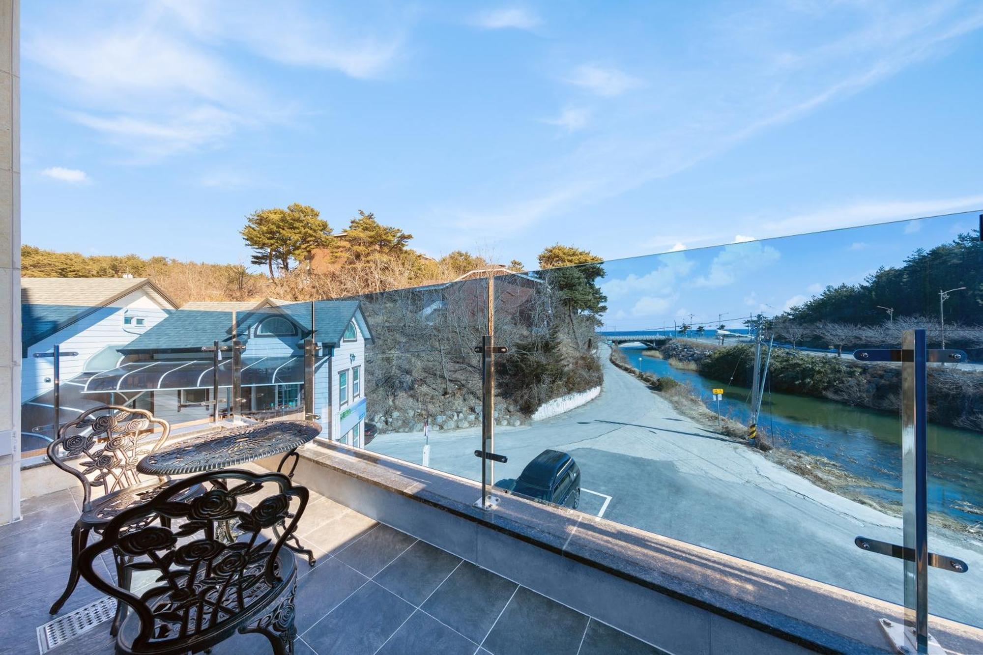 Today Gyeongpo Oceanview Pension Каннын Номер фото