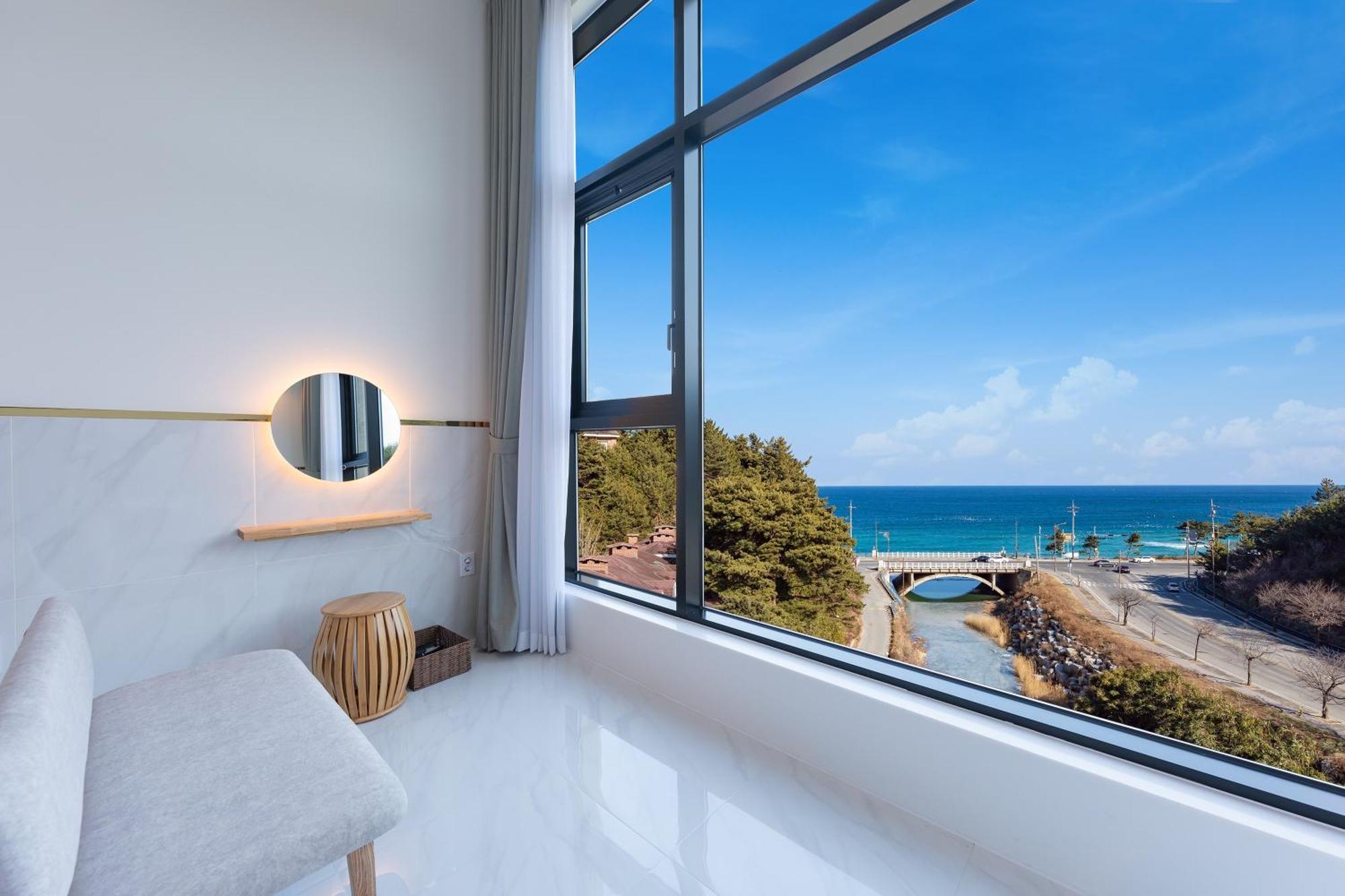 Today Gyeongpo Oceanview Pension Каннын Номер фото