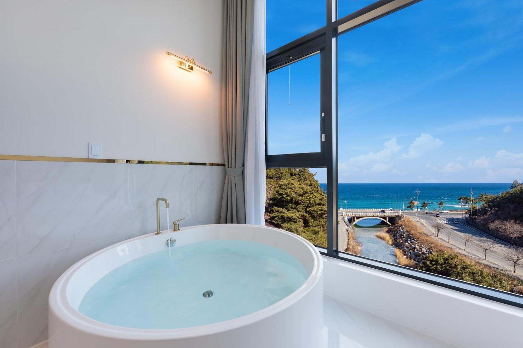 Today Gyeongpo Oceanview Pension Каннын Номер фото