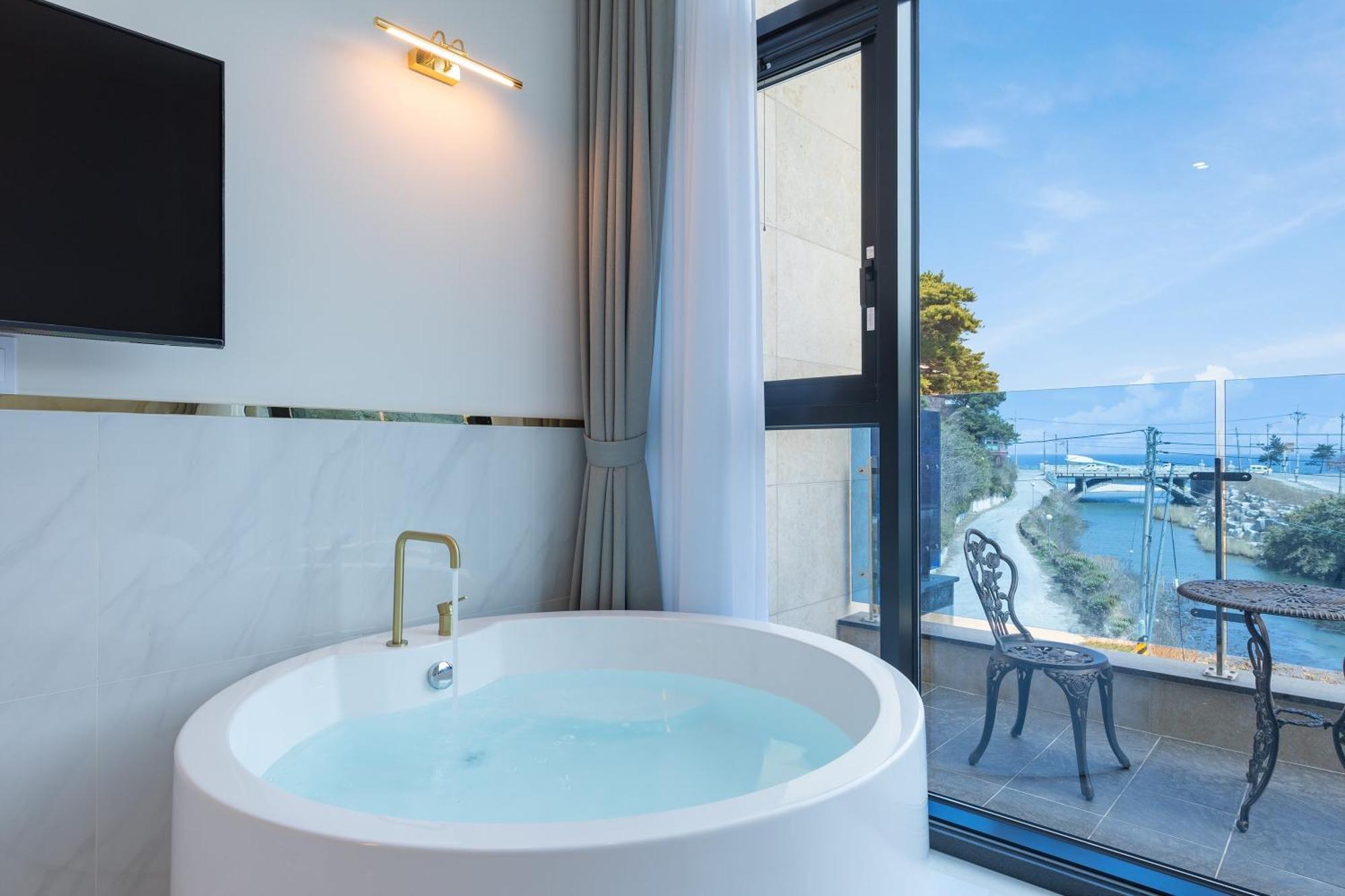 Today Gyeongpo Oceanview Pension Каннын Номер фото