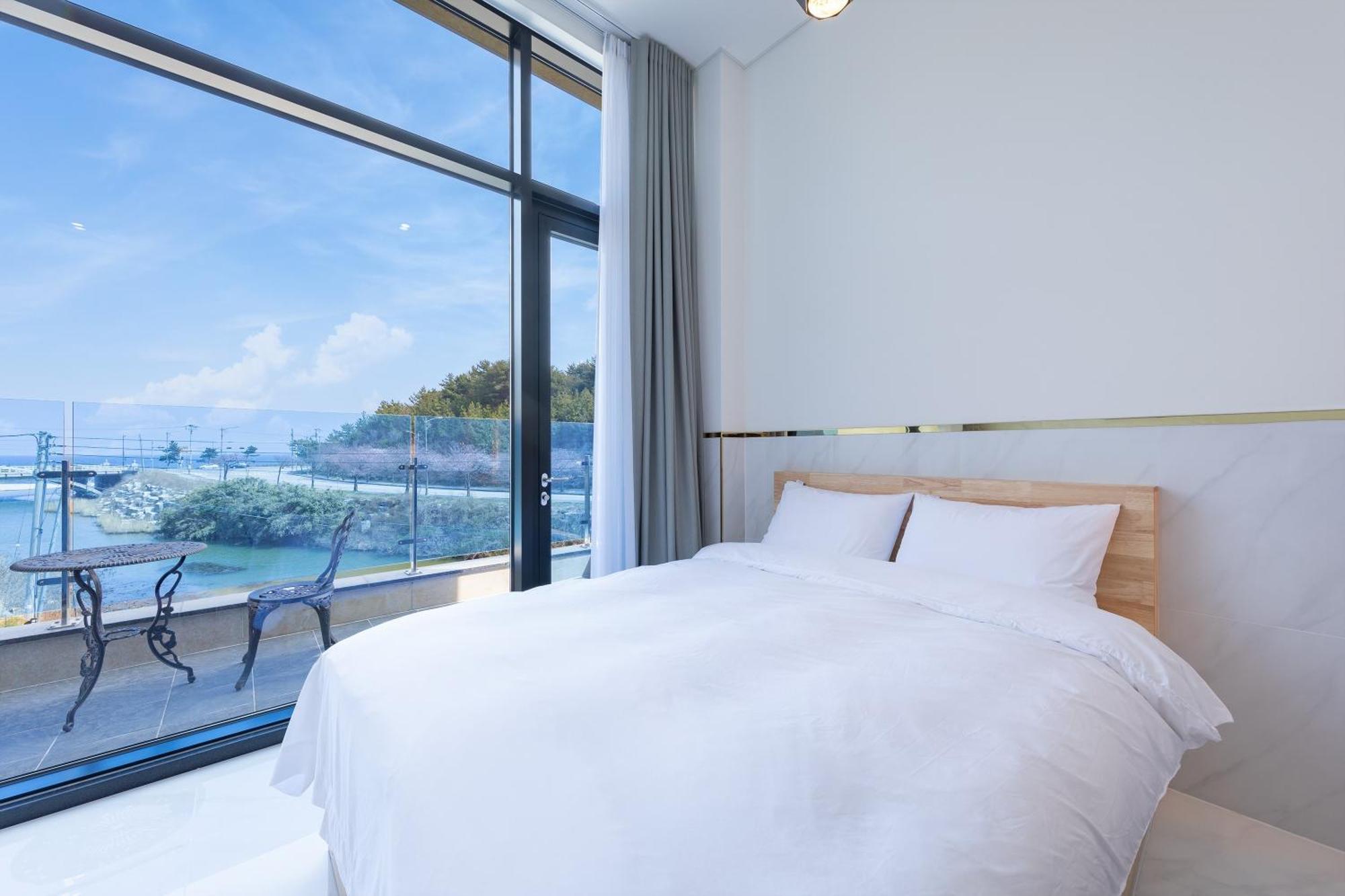 Today Gyeongpo Oceanview Pension Каннын Номер фото